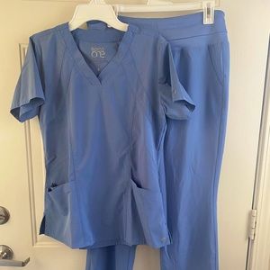 Women’s Barco One Ciel Blue Scrub Set